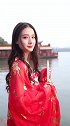 杭州西湖拍到姑娘，一身汉服，最后的笑是初恋的感觉吧！
