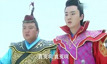 两夫妻恩爱如山,闲来无事切磋武艺,不料外面竟有个姑娘大哭大闹