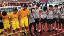 输球不是世界末日！陈婉婷赛后鼓励U16小花：抬头走出场
