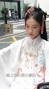 会骑摩托车的汉服小姐姐我还是第一次见，这画面，太可爱了！