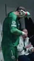 两次扑点！巴黎球员在更衣室向多纳鲁马大喊MVP