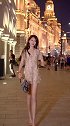 走在上海外滩的美女小姐姐，这样的气质你是不是也喜欢上了她呢