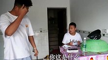 同学来玩，小谭拿出家里仅剩的腊猪皮，配上萝卜干一炒，太下饭了