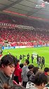 现场的上港球迷高喊：马宁进监狱！