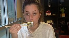 美国：自助吃回本，女子狂吞30多卷寿司，直接吃进了医院