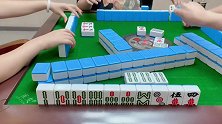 四川麻将：不可思议！开一张筒子就清一色下叫，哪个会相信？