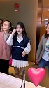 鞠婧祎小姐姐来了，下面这一举动实力圈粉，活该这种人红！