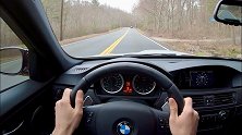 车速到达120km/h时，还能用单手开车吗？老司机：选择只有