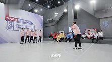 毕雯珺比划“又长胖”这个词，直接指向尤长靖，小尤气得翻白眼！