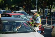 交警：即日起新增加一种地标线，只要压到就扣3分，很多车主中招