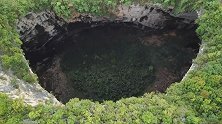 壮观！我国又发现一世界级天坑群：原始植被群落保存完好