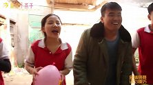 短剧：玩“用气球砸零食”，苟娃和爸爸齐心协力，能赢多少零食