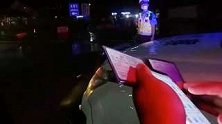 江西鹰潭：雨夜黑车不开灯违停高速上，交警怒吼：不要命啊！
