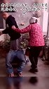 老妈不会玩手机，也不清楚这些套路，今天就套路一下她