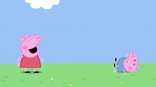 小猪佩奇：堂姐克洛伊来了，她和佩奇在玩你追我赶，佩奇追不到她