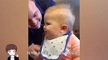 妈妈去拿快递让爸爸照顾宝宝，不料回家看到这一幕，妈妈笑喷了