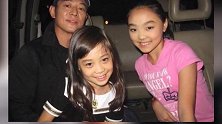 李连杰带大女儿见世面，大方得体气质出众，看着马云全程充满崇拜