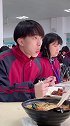 如果我有罪请让法律制裁我，不要让我姐妹一上去就被美色诱惑住.不然我还得跟她抢男人容易伤感情啊……