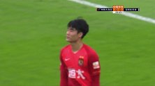 恒大角球横穿禁区 朴志洙反应不及被金强头球解围