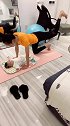 孕产教练：坐月子躺太久，臂部肌无力怎么办这个视频告诉你