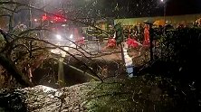 浙大玉泉校区北门外道路塌陷，塌陷地周边居民紧急撤离