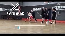 蔡徐坤约JonyJ打篮球，两人配合默契，节目过后成为了真朋友