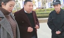 霸道女羞辱刚上班的保安，美女董事长看到后，分分钟制服霸道女