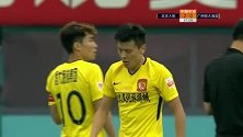 张文钊内切果断起脚 张烈推窗望月将球化解
