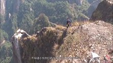 湖南一名峭壁飞人，专帮人上龙头香，被称为“悬崖上的飞人”