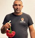以色列农民种出世界上最重的草莓一颗重289克打破吉尼斯纪录
