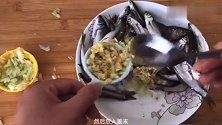 野钓小鱼美味做法，撒上剁椒腌制清蒸，鲜嫩可口，吃了还想吃