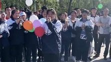 甘肃平凉：高三女生唱《又唱浏阳河》火了！一开口就被征服