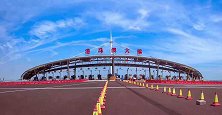 为啥很多车主到了港珠澳大桥就掉头，车主哭诉：一般人根本过不了