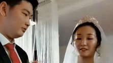 大衣哥儿媳婚纱照曝光！娘家是镇上首富，主营五金板材