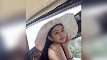 邱淑贞21岁女儿美照曝光，皮肤白皙清纯甜美，越来越有妈妈神韵