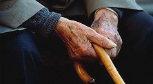 幼年遭父亲侵犯 女子拒绝赡养九旬老父获法院支持