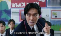 逃学威龙记性不好的化学老师,给同学上实验课,简直太搞笑!