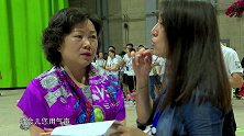 戴军现场示范过手米线“最帅‘’吃法
