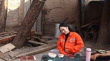 短剧：高龄产妇阵痛24小时生女儿，见到孩子后，婆婆扇儿子巴掌