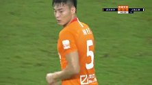 上半场补时第2分钟武汉卓尔球员韩鹏飞黄牌