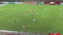 奥马尔禁区1v3回做 约旦小将连续暴力斩被解围
