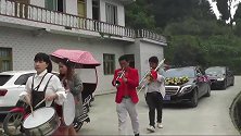 贵州一小伙迎亲，新娘到家了，婚礼马上举行，好热闹