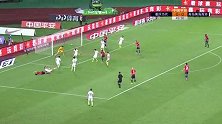 第50分钟重庆当代球员冯劲射门 - 打偏