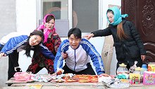 童年；小时候哥哥经常带我去买零食，每次都是哥哥掏钱，哥哥真好