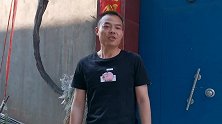 五一劳动节，小伙带四个情人外出，遭人白眼，到底干了什么