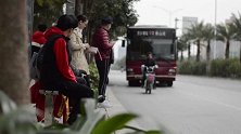 爆笑歪唱寒冷天气 歌词太走心了 简直就是在唱自己