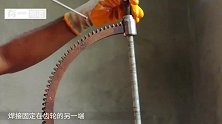 老外用半块齿轮做出G字夹，网友：又省能省下几百块！