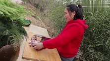 老公嘴馋，胖妹3斤羊腿炖火锅，加4种配菜，又香又辣真过瘾