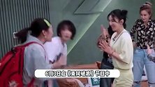 拿塑料袋装金牌！那英拿着徐梦桃的金牌尖叫，张嘴就要边咬边拍照