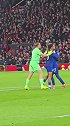 实拍盖耶被出示直红 曼联球迷纷纷挥手让其赶紧下场